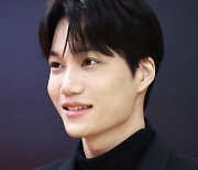 엑소 카이 측 "훈련소 인터넷 편지·우편 배송 자제 부탁"