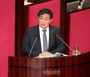 '文 행안부 장관' 전해철, 尹 정치방역 지적에 "도 넘어선 것" 반박