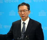 정성호, 조국 출마설에 “선거가 개인 명예회복하는 과정은 아냐”