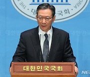 정성호, 조국 출마설에 "선거, 개인 명예회복 과정 아냐"