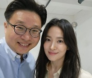 송혜교가 또…美 유명 미술관에 한국어 안내서 기증[공식]