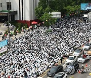 국제 간호사의 날, 세종대로에 모인 간호사들