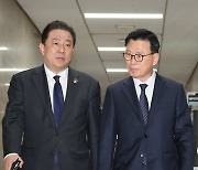 김남국 코인 진상조사팀 중간보고에 참석하는 박광온 원내대표와 김병기 팀장