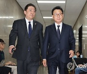 김남국 코인 진상조사팀 중간보고에 참석하는 박광온 원내대표와 김병기 팀장