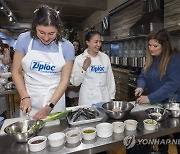 Ziploc® Endurables Home Cooked For Mom Event with Alex Guarnaschelli