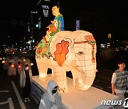 코끼리타고 오신 부처님