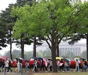 흐릿한 토요일…오후 한때 소나기 오는 곳도 있어요