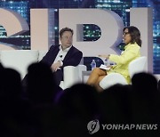 머스크, 린다 야카리노 트위터 새 CEO 임명…작년 10월 인수 7개월만