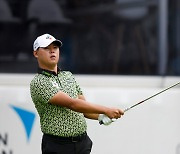 Kim Si-woo scrambles to a 66 to stay in touch with Scheffler at AT&T Byron Nelson