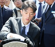 전두환 손자 전우원 ‘5·18 사죄’에…국민 67% “잘했다”