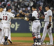 두산 베어스 ‘KIA 꺾고 5-1 승리’ [MK포토]