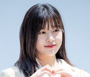 아이브 안유진,'클로즈업을 부르는 미모' [사진]