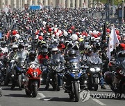 RUSSIA MOTORCYCLE PARADE