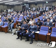 민주 의총서 '李 재신임론' 분출…'탈당' 김남국 추가조사 결론(종합)