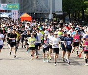 [3대하천마라톤대회] "선선한 날씨에 갑천변 따라 힘찬 레이스"