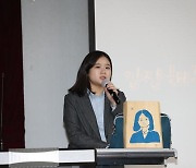 박지현 "민주당은 '내로남불 정당'... 전 의원 무릎꿇고 사과부터"