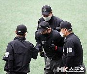 KBO “정주현의 고의성 판단하기 어려워, 베이스 터치 방해 행위 엄격히 판정”