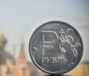 '사람도 돈도 없다' 고유가 덕에 버틴 러시아 경제 '균열'