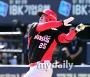 [MD포토] 이우성 '큼직한 타구 만들자'