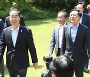 고위당정협의회, 기념촬영하는 한덕수 총리, 김대기 비서실장, 김기현 대표