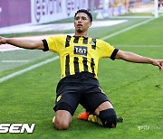 '뮌헨 게 섰거라' BVB, 묀헨글라트바흐에 5-2 승리...1위 뮌헨과 승점 1점 차 유지