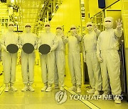 "삼성전자, 일본에 첨단 반도체 거점 신설…2025년 가동"<닛케이>