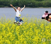 코로나19 엔데믹 선언 후 첫 일요일…전국 유원지 북적