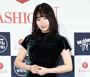 '미투 파문' 조재현 딸 조혜정 "힘들 땐 서로를 찾자" 고백