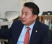 김영환 지사, “청남대 규제 완화 시간 더 필요”