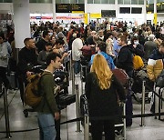 런던 개트윅 공항, ‘드론 의심 물체’에 활주로 한때 운영중단