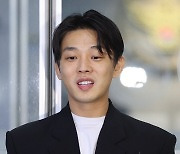 경찰 “유아인 계속 조사 거부하면 체포”