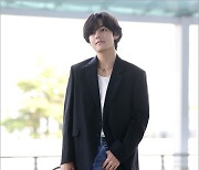 [MD포토] 방탄소년단 뷔 '태형이 가방에 이름 썼어요'