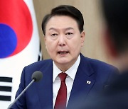 윤대통령 "장관 2년은 지켜봐야…당분간 교체 없다"