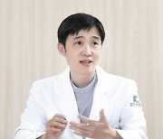 “황반변성 치료 중단시 안저출혈과 시력저하 가능성”