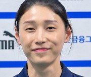 [Ms포토] 김연경 '선수가 아닌 신분으로 선수촌 입촌'