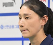 [Ms포토] 김연경 '어드바이저 쉽지 않네요'