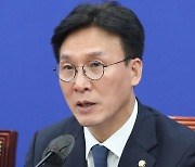 발언하는 김민석 정책위의장