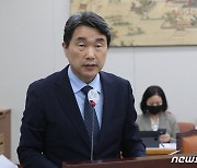 국회 교육위 전체회의, 발언하는 이주호 부총리