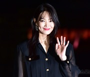 신민아, 사랑스러운 보조개 미소