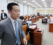 월 1000만원↑ 가구 미취업 청년까지 학자금 무이자? 野 강행에 與 "포퓰리즘"