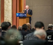 [포토] 한일경제인회의 기조연설하는 손경식 경총 회장