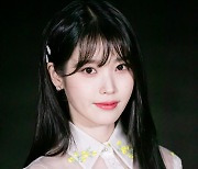 [포토] 아이유, 경복궁 만월이