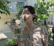 복귀 임박?… '에이프릴' 출신 이나은, SNS 속 '꽃미소'