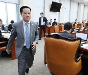 교육위 '학자금 무이자 대출법' 야당 단독 처리