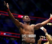 UFC 떠난 은가누, 북미 3위 단체와 계약…올해 복싱 경기 후 내년 MMA 복귀