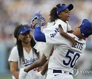 Twins Dodgers Baseball