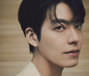 [인터뷰] 김우빈 "투병 이후 첫 단독 주연 '택배기사', 최선 다해 임했다"