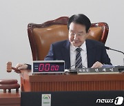 윤리위, 김남국 징계 논의…與 "제명안 본회의 상정" 野 "국회법대로"