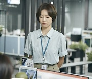 ‘이연희, 회사 울렁증 시작?’ 디즈니+ ‘레이스’, 3화 프리뷰 스틸 공개