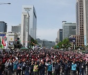 민주노총 이틀째 대규모 집회...교통혼잡·소음 시민불편도 나와